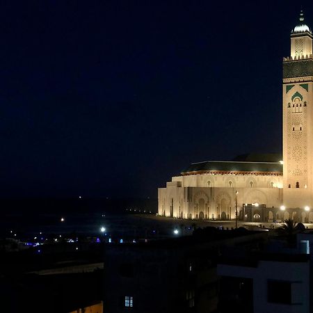 Bel Appartement Avec Une Belle Vue Sur La Grande Mosquee Hassan II Et La Mer Casablanca Exterior photo