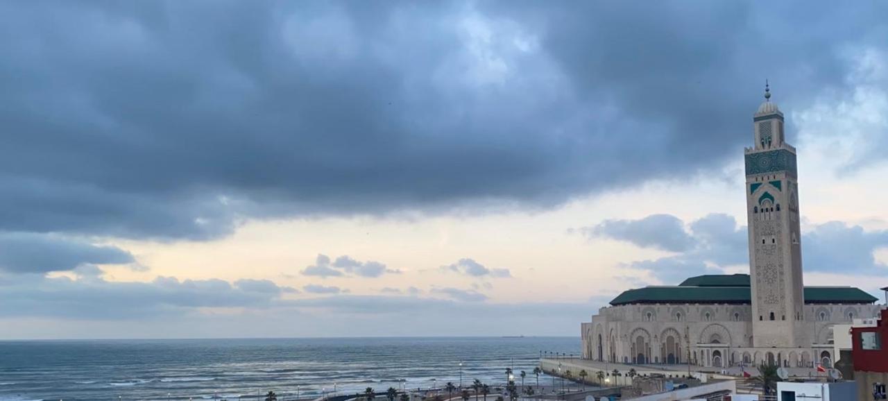 Bel Appartement Avec Une Belle Vue Sur La Grande Mosquee Hassan II Et La Mer Casablanca Exterior photo