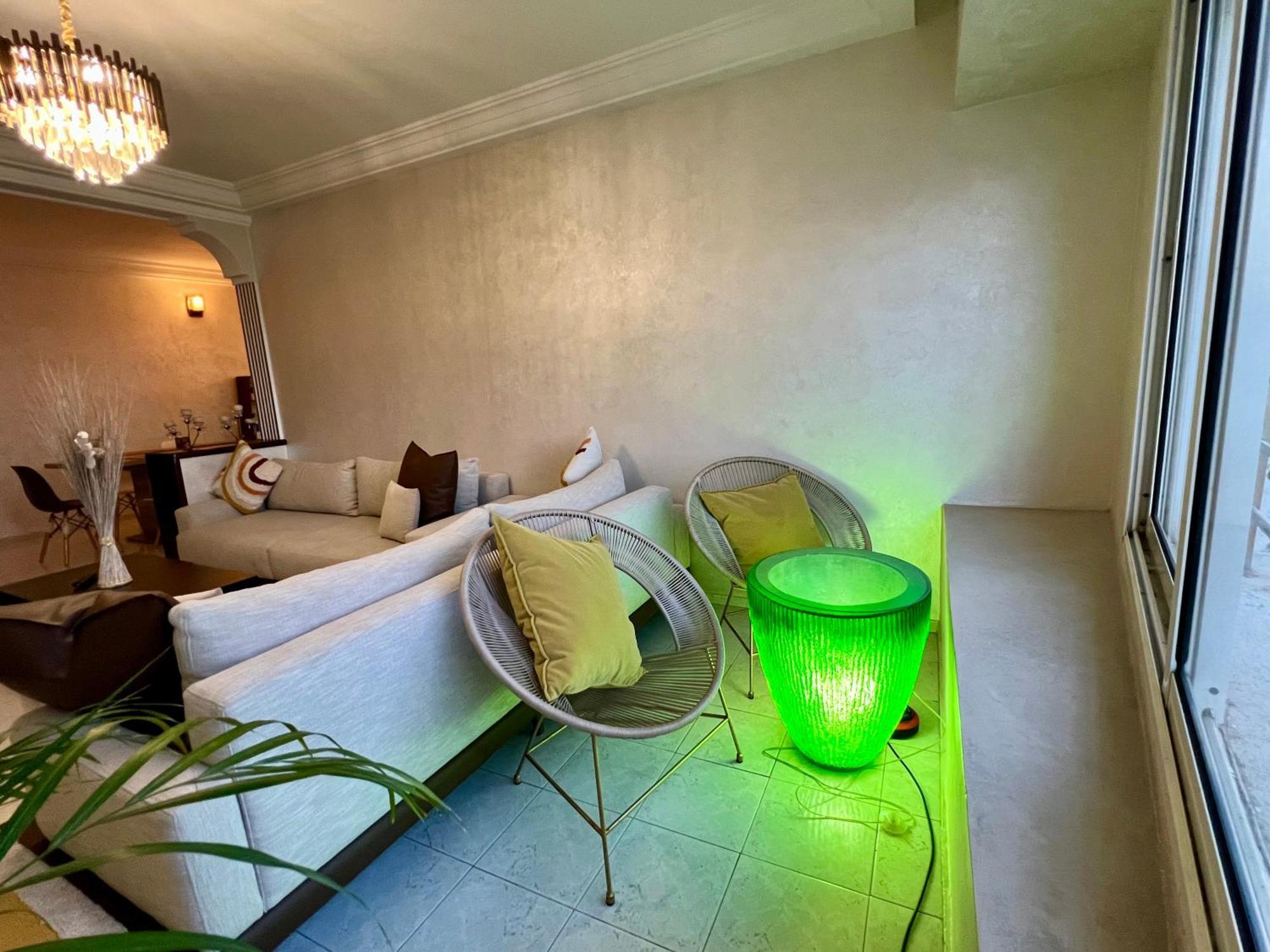 Bel Appartement Avec Une Belle Vue Sur La Grande Mosquee Hassan II Et La Mer Casablanca Exterior photo